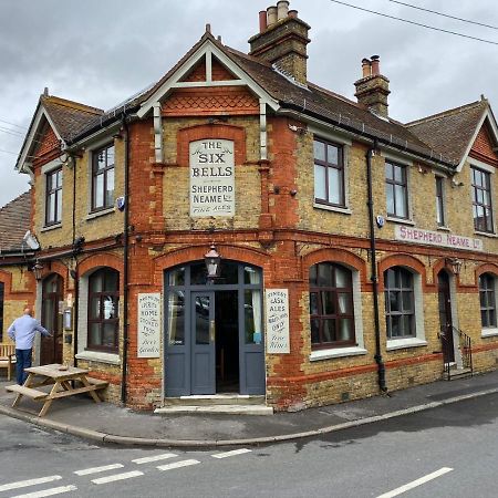 Bed and Breakfast The Six Bells Rochester  Exterior foto