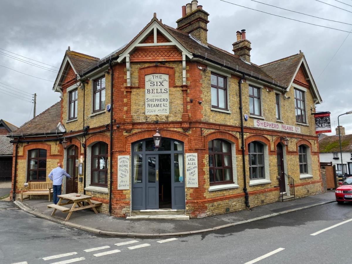 Bed and Breakfast The Six Bells Rochester  Exterior foto